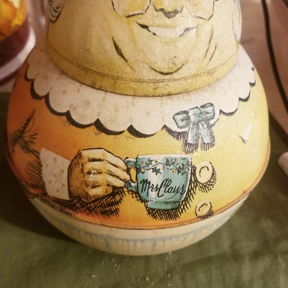 Mrs Clause tin - Picture 4 of 4